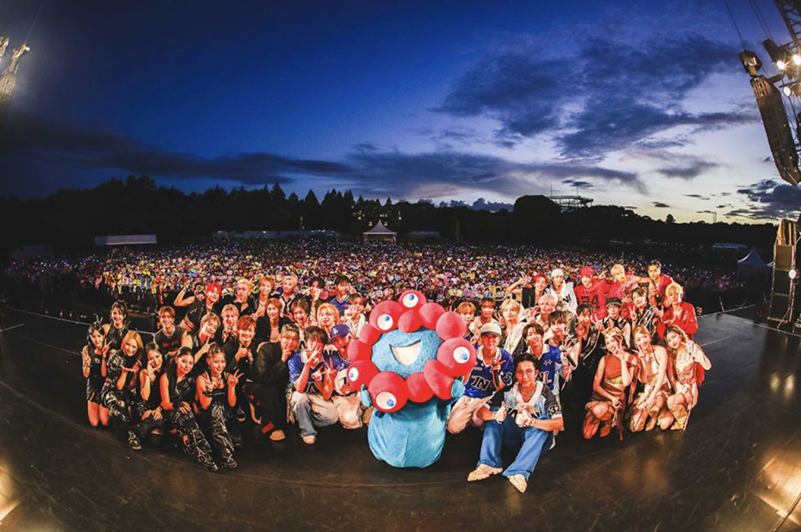 lmaga_jp's tweet image. #JO1&#INI ら8組、大阪で野外ライブ🔥
#SurviveFES 2日間で2万2000人が熱狂!
グループ結成時のオーディション課題曲披露や、約2年ぶり披露の楽曲などサプライズも多く、会場は大盛り上がり!【写真全18枚】▶ lmaga.jp/news/2025/07/9…