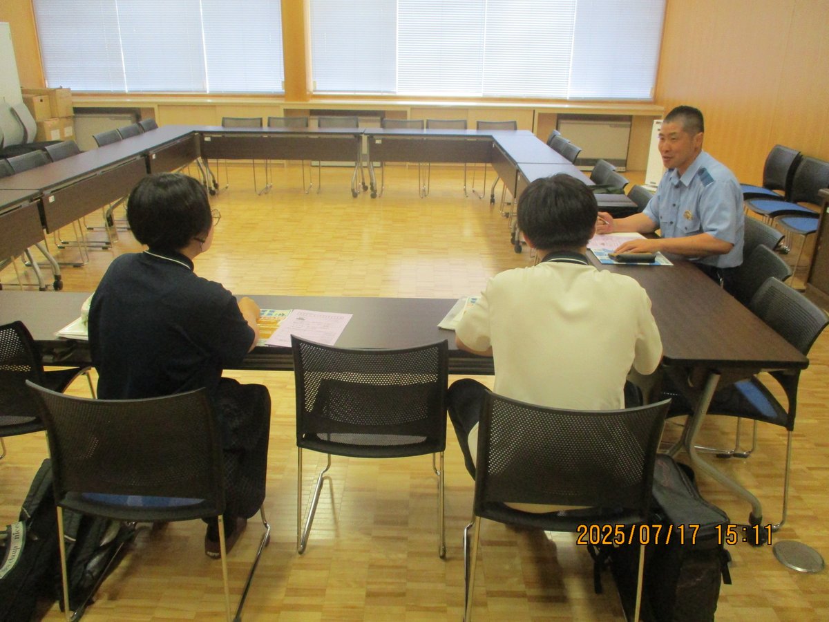 AP_KOUHOU's tweet image. 【#千種警察署】
市内の高校で、#業務説明会 を行いました✨
参加者の皆さんから「警察官を受験します❗️」と、嬉しい言葉をいただきました😊
千種警察署では、学校に出向いて業務説明会を行います👮
お気軽にお電話ください💁
☎️052-753-0110(担当:警務係)