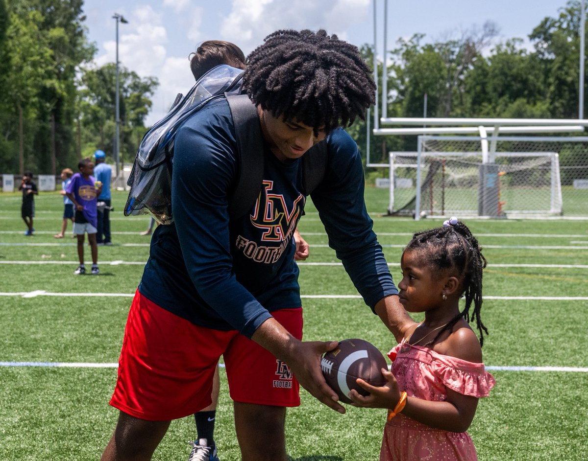 Michael Johnson (@mjohnsonphoto) on Twitter photo Check out 📸’s from today’s Burreaux Back to School Kickoff hosted by <a href="/thejoeburrowFdn/">The Joe Burrow Foundation</a> on <a href="/theadvocatebr/">The Advocate</a>. It was a fun day full of football & back to school stuff for area BR students/families. <a href="/EliteTrainingBR/">Elite Training Academy BR</a> #PHOTOS #photooftheday #Burreaux #LSU
tinyurl.com/fpewh5b3 Check out 📸’s from today’s Burreaux Back to School Kickoff hosted by <a href="/thejoeburrowFdn/">The Joe Burrow Foundation</a> on <a href="/theadvocatebr/">The Advocate</a>. It was a fun day full of football & back to school stuff for area BR students/families. <a href="/EliteTrainingBR/">Elite Training Academy BR</a> #PHOTOS #photooftheday #Burreaux #LSU
tinyurl.com/fpewh5b3