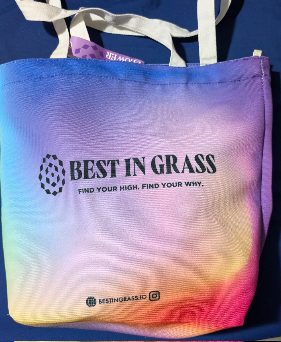 yoshinabbis's tweet image. 友達に誘われてローカル大麻の審査員をやる事になりました。今回は15品のインディカの審査をさせてもらいます。(ほかにサティバ、ハイブリ、プレロール、ロジン、BHO,リキッドペン部門もあります)
昨日一品だけ試して味はイマイチだったけどめっちゃブリブリになった。

審査員やってみたい？…