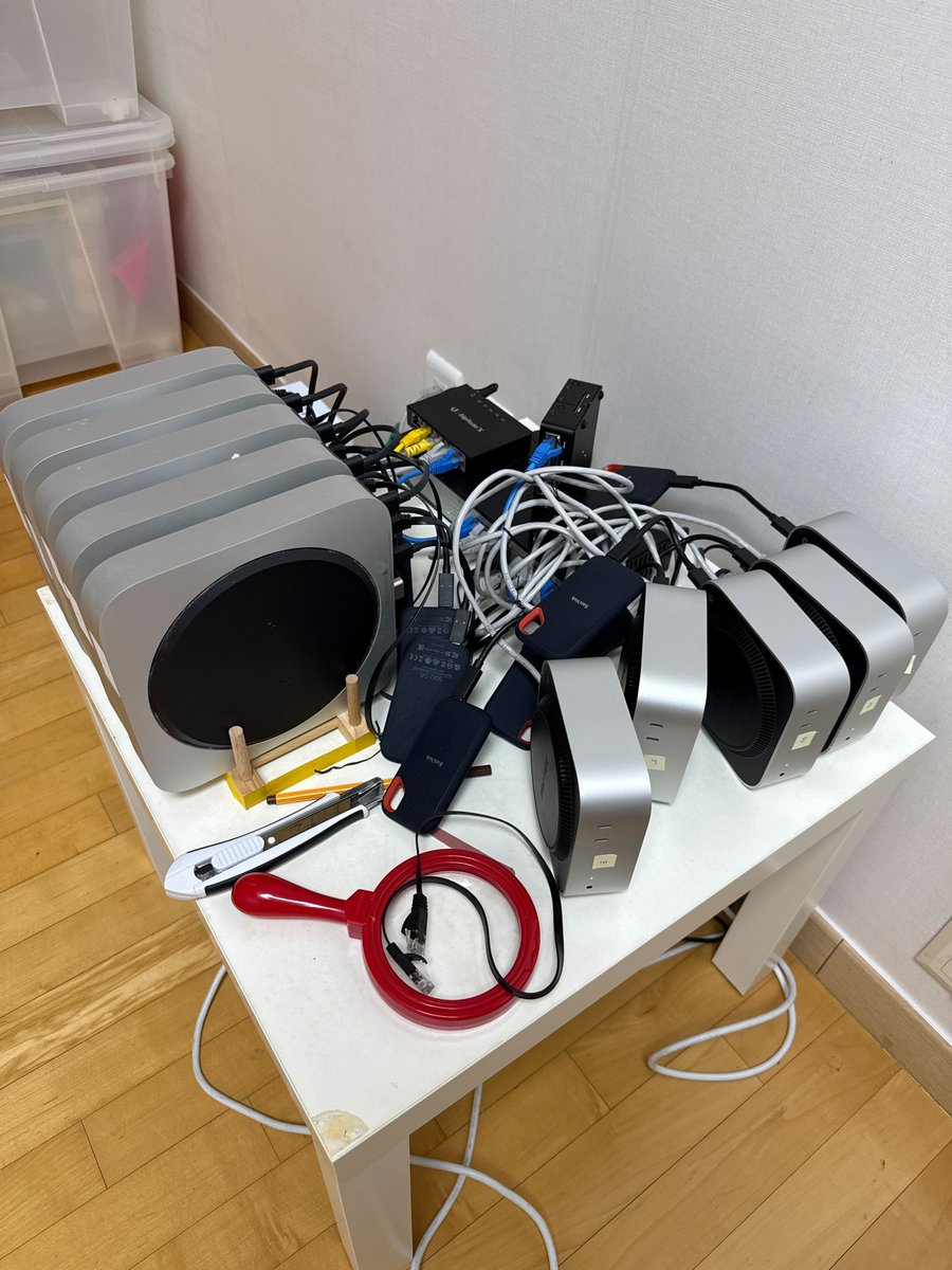 Moritz 💫 (@4ngerman) on Twitter photo <a href="/intertreeJK/">Johnny Kelly ($intertreejk)</a> Bit more chaotic, I did fix the m4 minis though with double sided tape a while ago so they are ... uh, somewhat glued to the table.
Biggest concern is always heat, and fire risk. Wood isn't great for this. Always needs lots of ventilation. I'm also very noise averse. Everything <a href="/intertreeJK/">Johnny Kelly ($intertreejk)</a> Bit more chaotic, I did fix the m4 minis though with double sided tape a while ago so they are ... uh, somewhat glued to the table.
Biggest concern is always heat, and fire risk. Wood isn't great for this. Always needs lots of ventilation. I'm also very noise averse. Everything