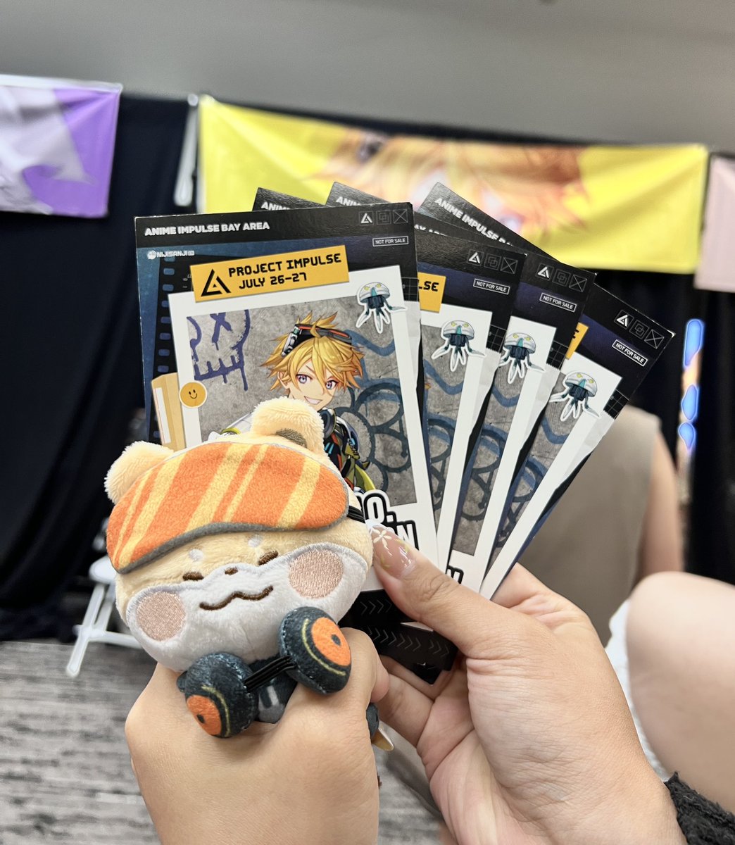 daphodoodle's tweet image. I MET WILLY AND I BROUGHT WILLY HAMPTER TO INTRODUCE TO HIM! I now found a new purpose for this lil guyโฆ-a stress ball- since he squeaksโฆ ๐โโ๏ธ
I feel like we could yap for an hour but I would still have no recollection of our convo. I think I blanked ๐คก๐๐ป
#YuQWilson