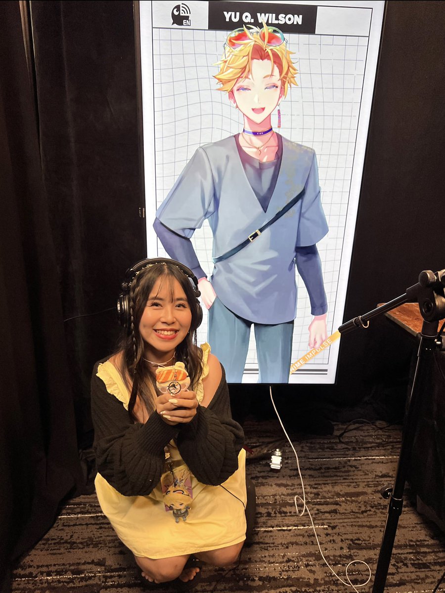 daphodoodle's tweet image. I MET WILLY AND I BROUGHT WILLY HAMPTER TO INTRODUCE TO HIM! I now found a new purpose for this lil guyโฆ-a stress ball- since he squeaksโฆ ๐โโ๏ธ
I feel like we could yap for an hour but I would still have no recollection of our convo. I think I blanked ๐คก๐๐ป
#YuQWilson