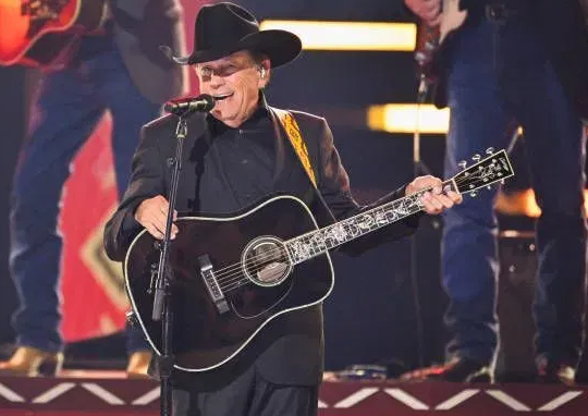 HAPPENING NOW 🤠 George Strait to headline flood relief benefit concert in Boerne on Sunday bit.ly/4lOFqAw