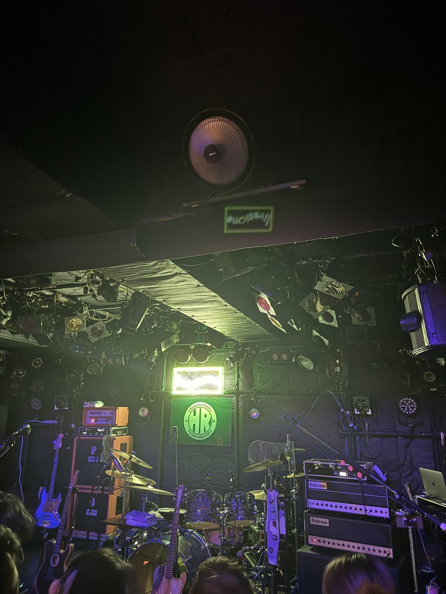 20210727a's tweet photo. 初livestone！普段のライブとは全然違う距離感すぎてすっごく楽しく幸せな時間になりました！行けそうな日程だったら遠方でもいいから行きたいなって思えるくらい最高だったからまたvol.4以降が楽しみ！

#緑黄色社会
#リョクシャカ
#livestone https://t.co/gPicV91PRt
