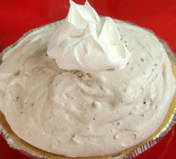 donna_mccance's tweet image. #InTheKitchenWithDonnaAndBobby
#recipe #NoBake
Hello Friends,
We created a personalized treat to share with you - Cookies & Cream Cheesecake!
You can add your favorite cookie crumbles to the mixture!
We added birthday cake cream cookies to ours!
Enjoy!
👩🍳🍰👨🍳
@Bob_Lazzari