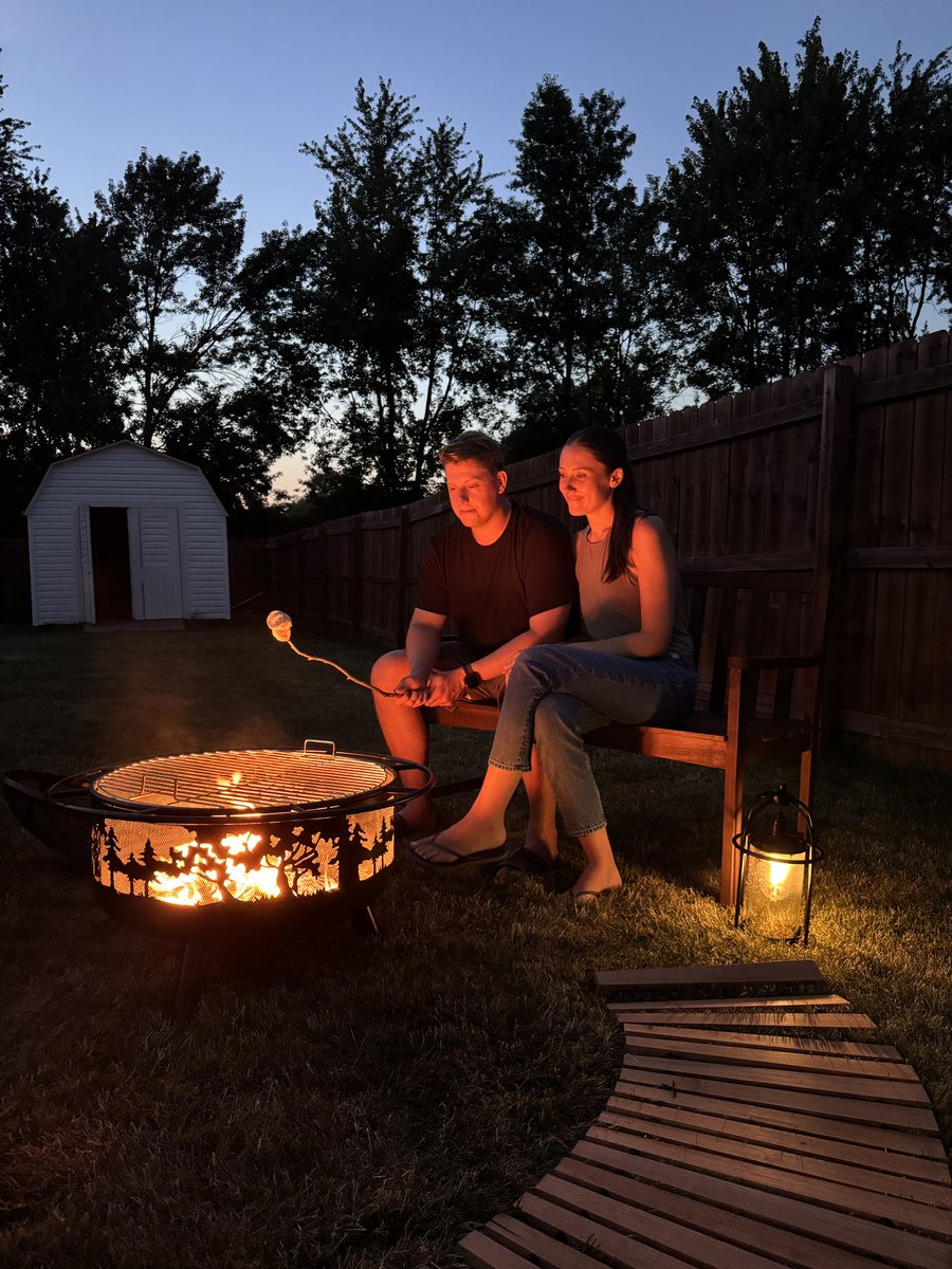 UgcEmilyMiller's tweet image. Some recent b roll and a photo from an outdoor home brand collab!🏡🔥🫶🏽✨(shoutout to my sister @SarahZingalis for helping me in 90 degree weather put all of this together😅)

#ugcexample #homeniche