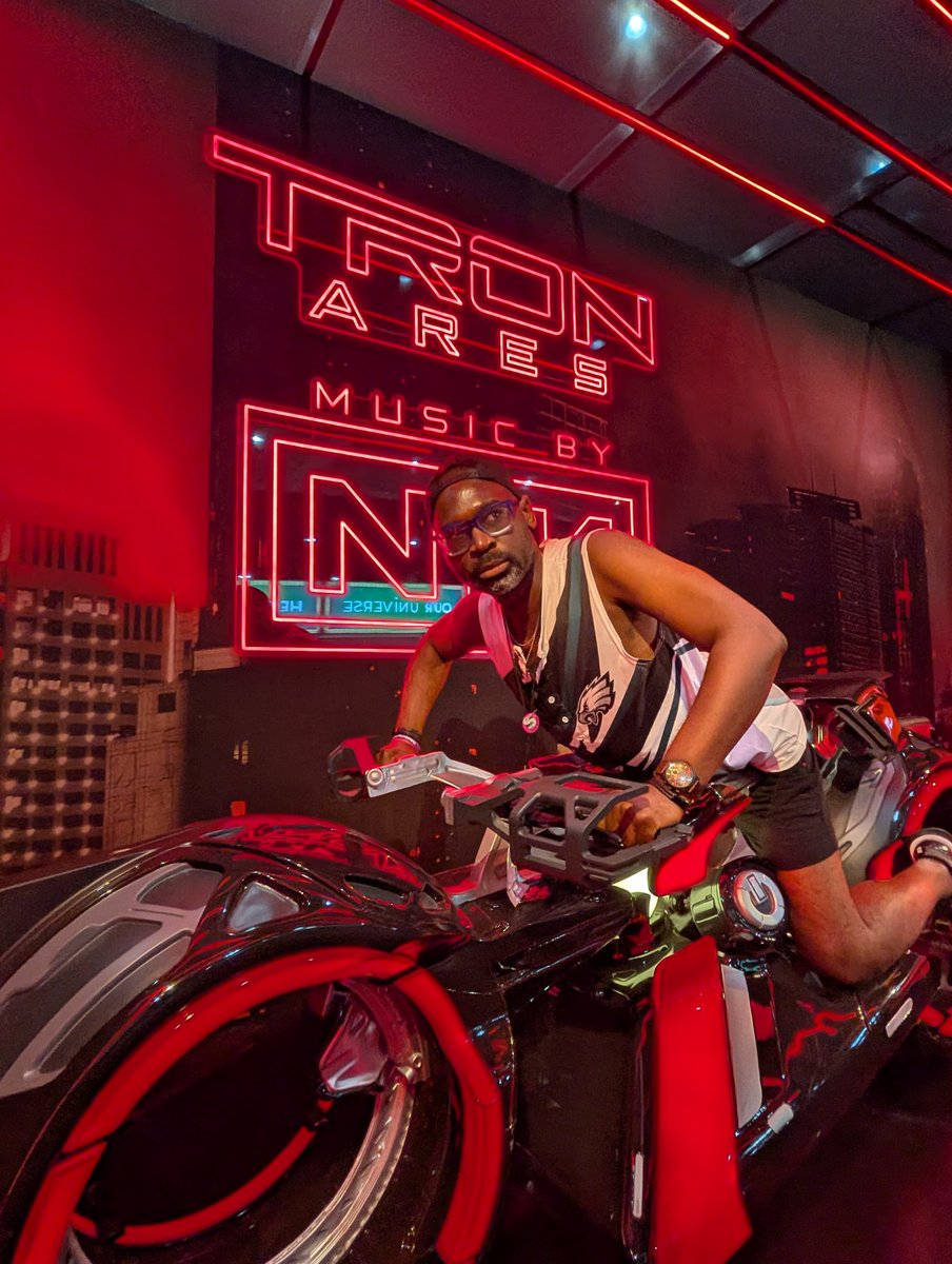 BuzzWorthyRadio's tweet image. #TronAres #SDCC