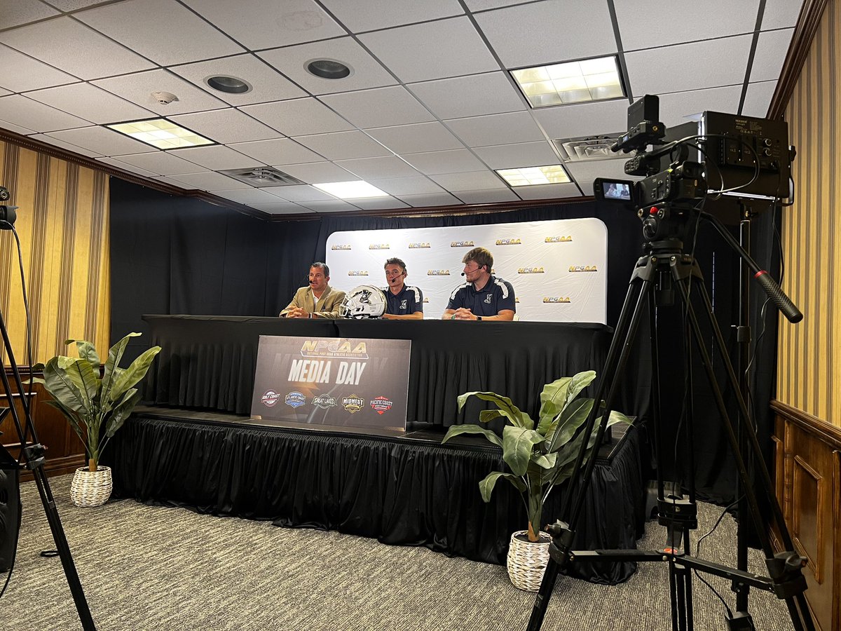 Busterwoo's tweet image. Great job by @NPGSN @TheNPGAA @PostGradRecruit putting together the 2025 media day!! @Jen_N_Knights @KnightsNaples @1CoachWerts @CoachTJ7 @coachPJGibbs @CoachChMac @sam_coach26330 @KevinSaysTo