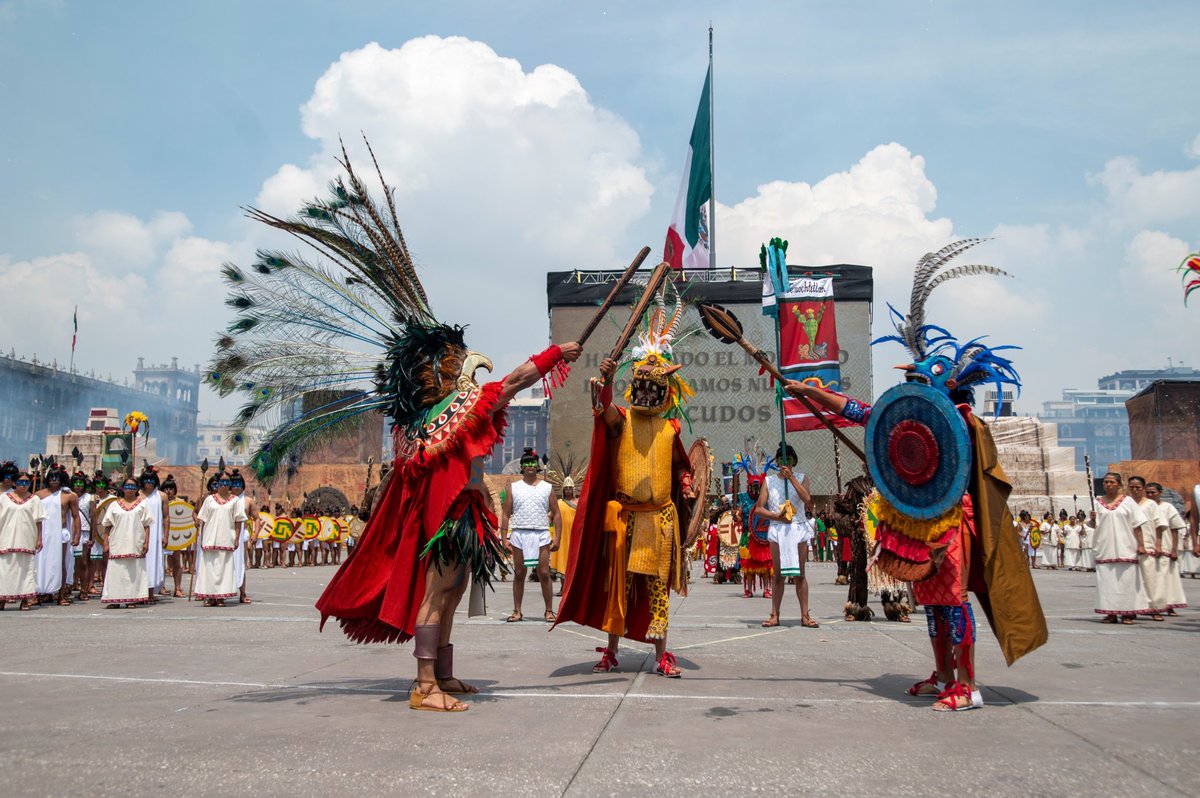 JesusRCuevas's tweet image. Hace 700 años se fundo México Tenochtitlan, cuna de una de las grandes civilizaciones del mundo. Nacida del maíz y del arraigó a la tierra. Hoy esos valores se mantienen en nuestra sociedad solidaria, defensora de sus raíces y de sus derechos. Somos un pueblo milenario y libre.