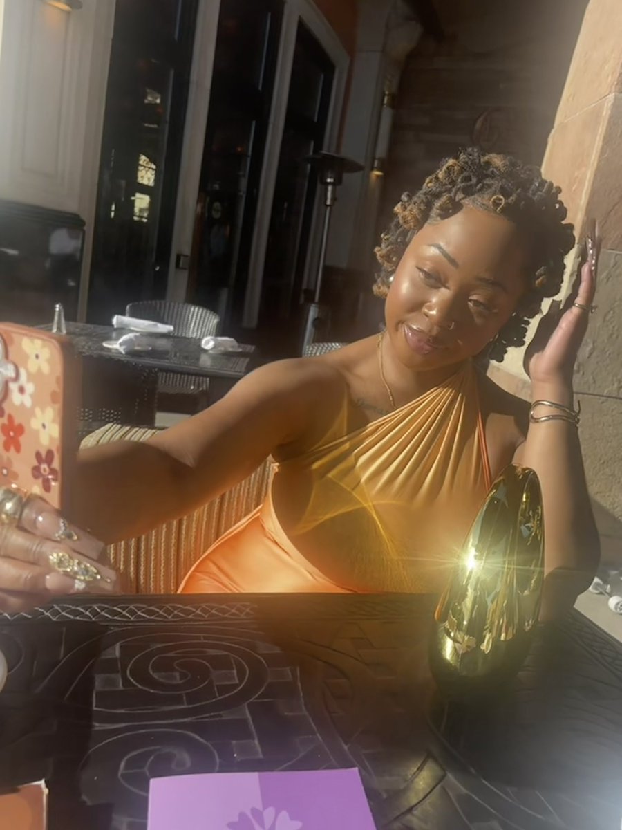 briaananax's tweet image. radiant ☀️✨