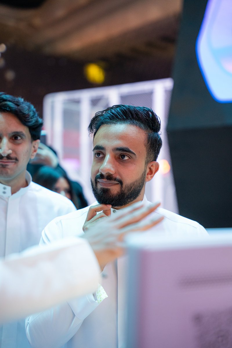 TU Tyhx (@tyhx_) on Twitter photo وانا ادور حصلت الي خلوني ادمن اليوتيوب بشكل يومي
والله نورونا وكنت جدا سعيد لما شفتهم ❤️
<a href="/Thunayyan16/">ثنيان خالد</a> <a href="/ans1s/">انس اسكندر</a> <a href="/zizwaleedd/">🇸🇦🇦🇺عزيز وليد</a> وانا ادور حصلت الي خلوني ادمن اليوتيوب بشكل يومي
والله نورونا وكنت جدا سعيد لما شفتهم ❤️
<a href="/Thunayyan16/">ثنيان خالد</a> <a href="/ans1s/">انس اسكندر</a> <a href="/zizwaleedd/">🇸🇦🇦🇺عزيز وليد</a>