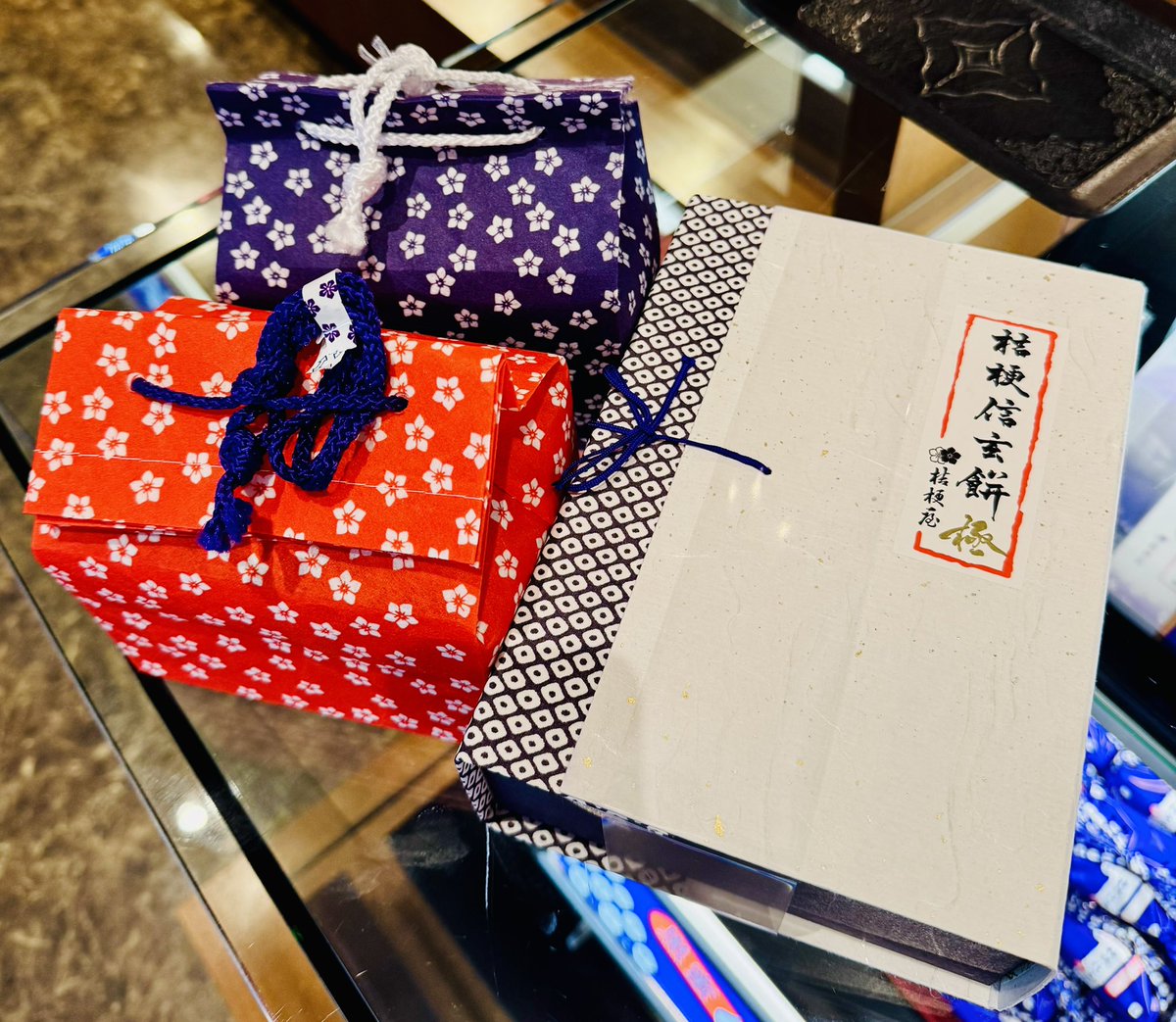 tsukajimuga's tweet image. 本日
BS日テレ よる10時
ドランク塚地のふらっと立ち食いそば
山梨・甲府駅前編
武田信玄像前からふらっと桔梗信玄餅！
そしてお目当ての立ち食いそば屋で
いただくはその名も
コラチャーそば！
果たしてコラチャーとは？
是非ご賞味ください
#ふらそば