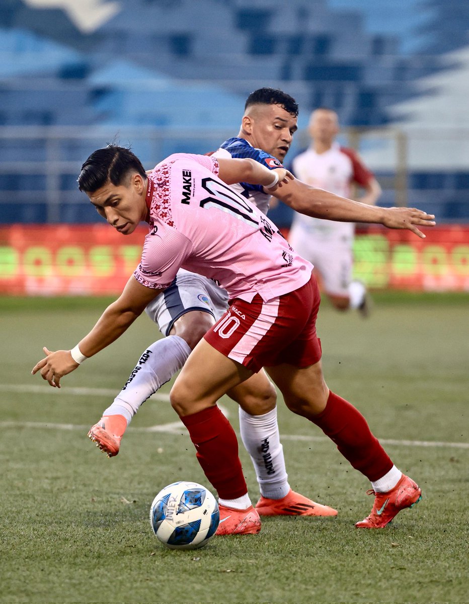 #Fútbol ⚽| En el Estadio Nacional Las Delicias, Inter FA perdió  1-2 ante Cacahuatique. Por la visita anotaron Juan Carlos Argueta y Alex Hernández, mientras que por los locales anotó Juan Sánchez, en juego correspondiente a la tercera fecha del Torneo Apertura 2025 de la