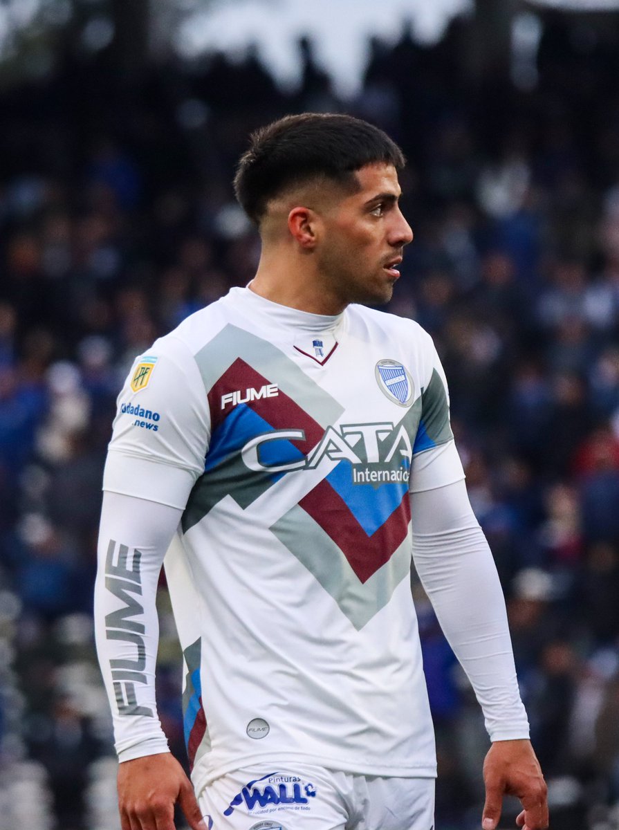 ClubGodoyCruz's tweet image. 𝑳𝑼𝑪𝑯𝑨, 𝑷𝑬𝑹𝑺𝑬𝑽𝑬𝑹𝑨𝑵𝑪𝑰𝑨 𝒀 𝑷𝑨𝑺𝑰𝑶́𝑵 💪💪💙🤍💙

Nahuel Ulariaga retornó a las canchas este domingo, en el encuentro ante Talleres. El delantero bodeguero sumó sus primeros minutos tras recuperarse de una lesión ligamentaria 🙌🙌

¡Vamos con todo, Nahuel! 💪💪