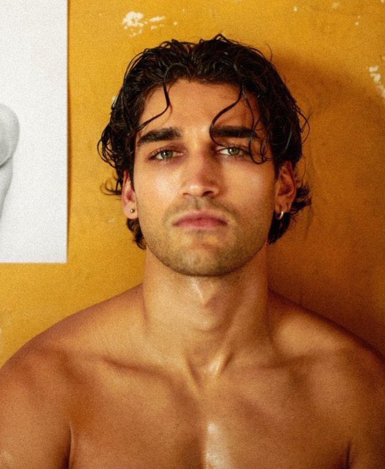 briedanversstan's tweet image. One of them as to be dick grayson (One could be dick and the other jason honestly)