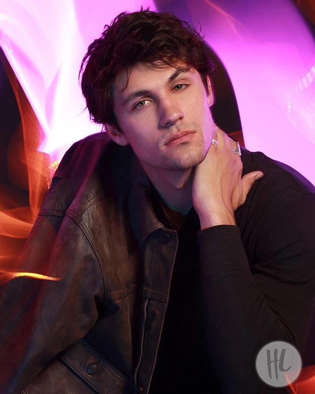 briedanversstan's tweet image. One of them as to be dick grayson (One could be dick and the other jason honestly)