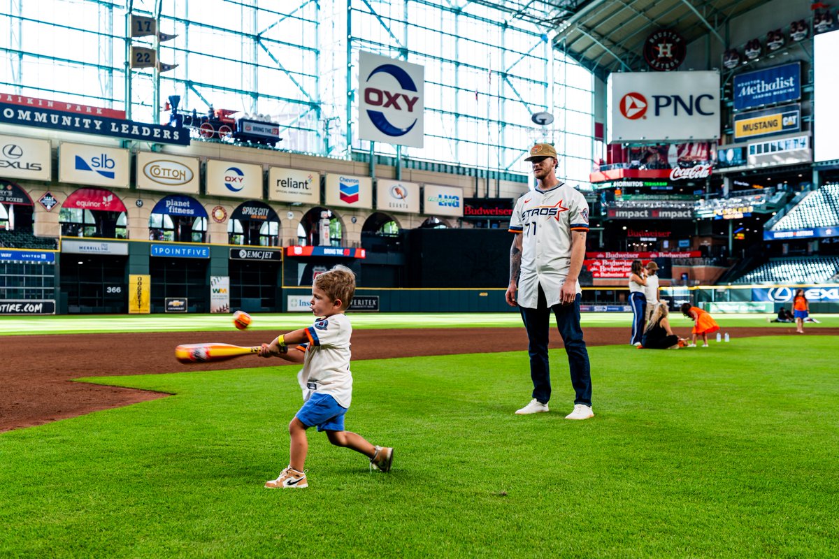 Who we play for. 🧡

#BuiltForThis x #2025AstrosFamilyDay