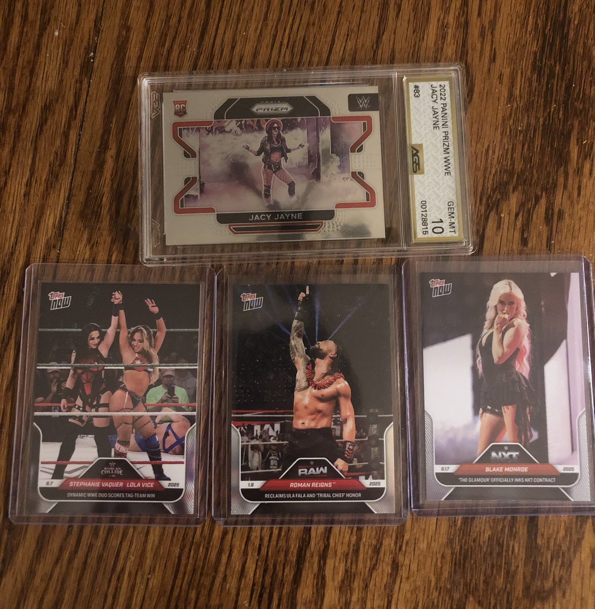 HuffCards's tweet image. Any of my wrestling peeps into this?
$25 shipped BMWT for all
Jacy Jayne RC 10 grade
Topps Now lot of Roman, Blake, Stephanie and Lola
