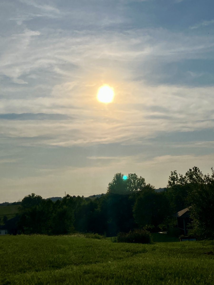 PaulTBackes's tweet image. Sunset of Sunday, July 27, 2025

@SharonRayWx @JessicaABC17 @KOMUMatt @kesley_wx @BethFinelloWx 

#mowx #midmowx