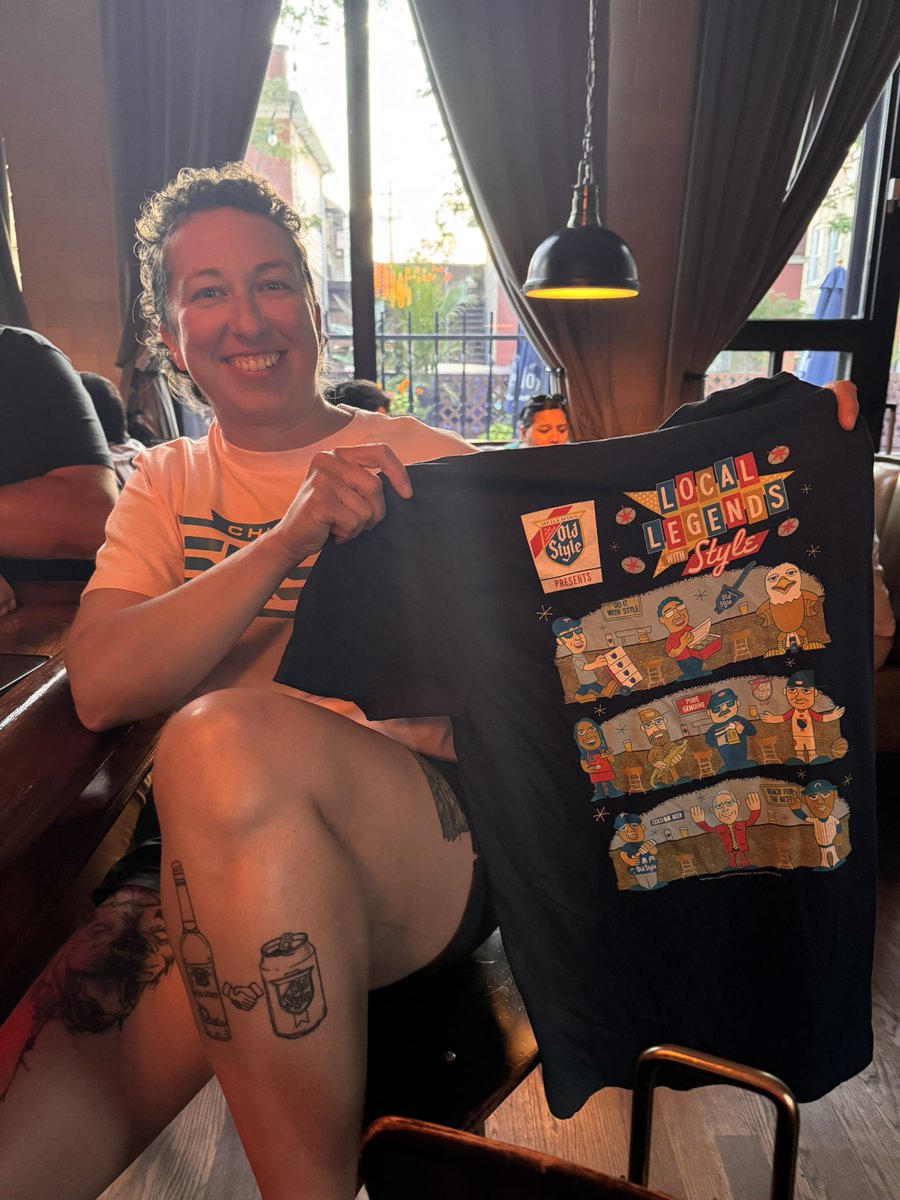 TheOrigMrJoeyP's tweet image. The Chicago Handshake Bums 

Old Style and Malört bonanza at Osito’s Tap  🍻🤝🥃 #BumCartel