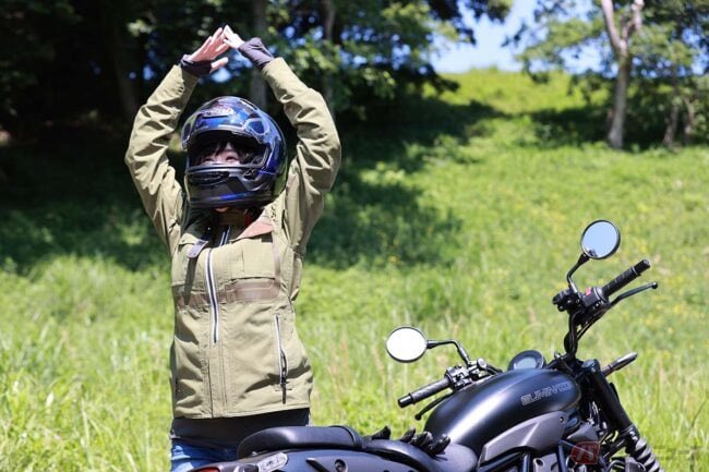 PutiMotor's tweet image. ハイウェイ・ヒプノーシス(高速道路催眠現象)って何❓🤔🏍️
ドライバーやライダーが明確な睡眠不足や疲労を抱えていなくても、判断力や注意力が著しく低下し、意識がもうろうとする状態に陥ること🛣️🥱
2時間に1回の休憩や、あくびを感じたら仮眠を取りましょう。
bike-news.jp/post/429401