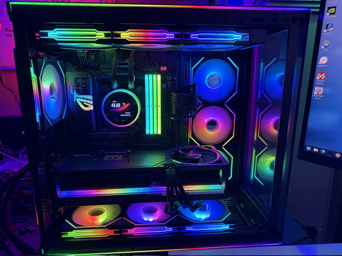 BlooHook's tweet image. My boy just finished putting his new build together (with the help of yours truly 😎)
🔹 Ryzen 9950X3D
🔹 ASUS Rog Strix X870E-e gaming Wi-Fi
🔹 ASUS RTX 5090 Astral
🔹 192GB Corsair Vengeance DDR5 5200MHz
🔹 12TB PCI-E 5.0 NVME Storage
Things gonna be a editing beast 💪🏾