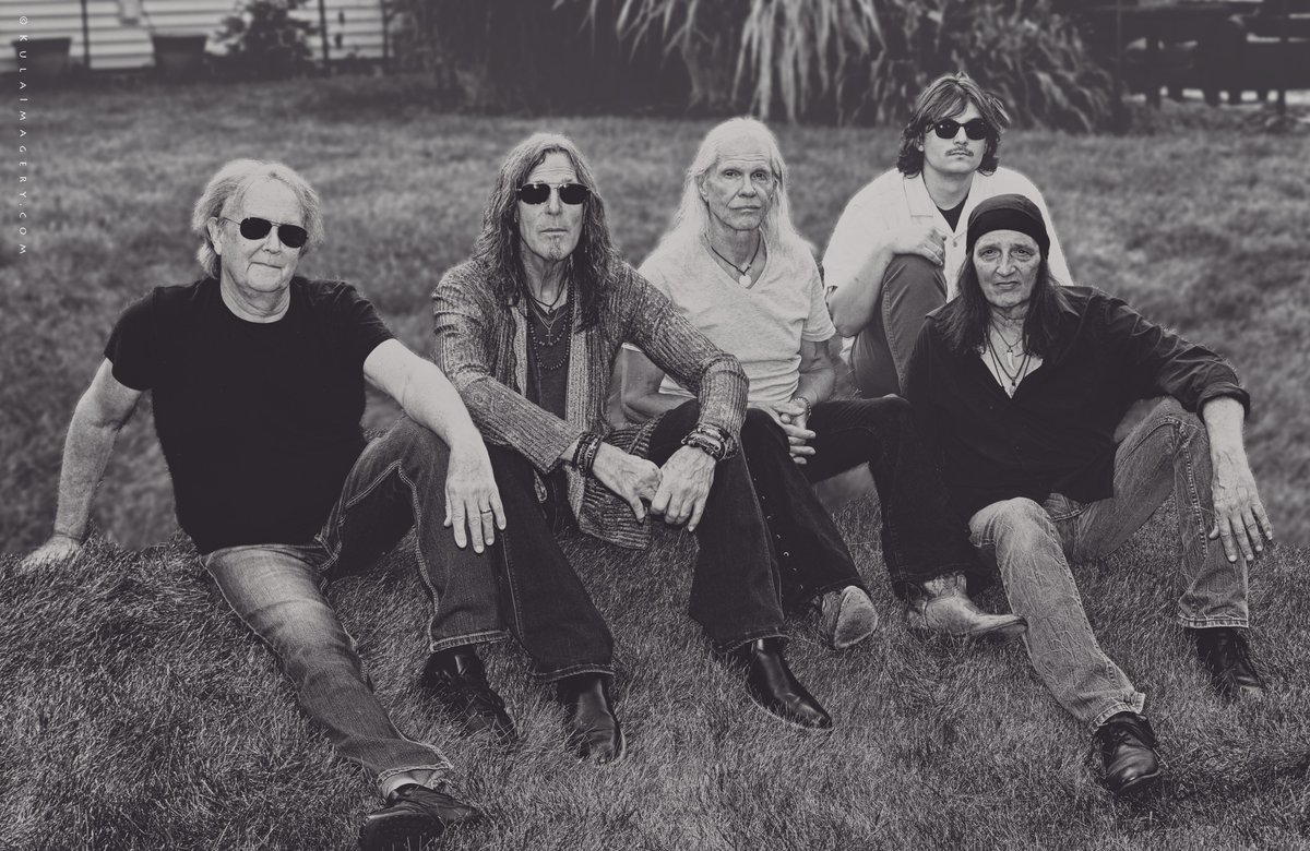 Hkula1191's tweet image. While you recover from the weekend, plan next Friday night at @IronSmoke #FairportNY where #ledzeppelin tribute band THE SONGS REMAIN will rock w/Dave Drum, Garrett Crumb, @deemancuso, Nick Lenhard & Tony Carbone. Doors open at 8 pm, music at 9. #ROC #FLX #RochesterNY @roccitymag