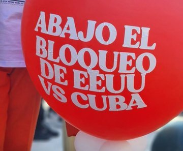 Alfre Menendez (@alfremene37409) on Twitter photo #Cuba exige el fin del bloqueo genocida ,que afecta considerablemente la familia cubana. #CiegoEn26 #SinPerderUnDía #LaLuchaNoHaCesado <a href="/JHGcasanova/">julio Heriberto Gómez Casanova</a> <a href="/DiazCanelB/">Miguel Díaz-Canel Bermúdez</a> <a href="/DrRobertoMOjeda/">Dr. Roberto Morales Ojeda</a> <a href="/PartidoPCC/">Partido Comunista de Cuba</a> #Cuba exige el fin del bloqueo genocida ,que afecta considerablemente la familia cubana. #CiegoEn26 #SinPerderUnDía #LaLuchaNoHaCesado <a href="/JHGcasanova/">julio Heriberto Gómez Casanova</a> <a href="/DiazCanelB/">Miguel Díaz-Canel Bermúdez</a> <a href="/DrRobertoMOjeda/">Dr. Roberto Morales Ojeda</a> <a href="/PartidoPCC/">Partido Comunista de Cuba</a>