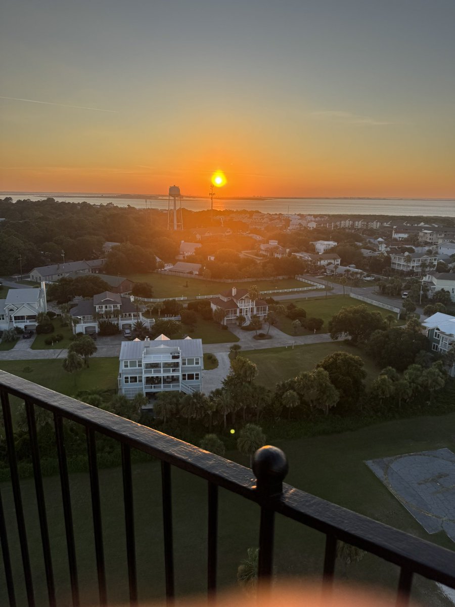 OffDaHook35's tweet image. Nice sunset…