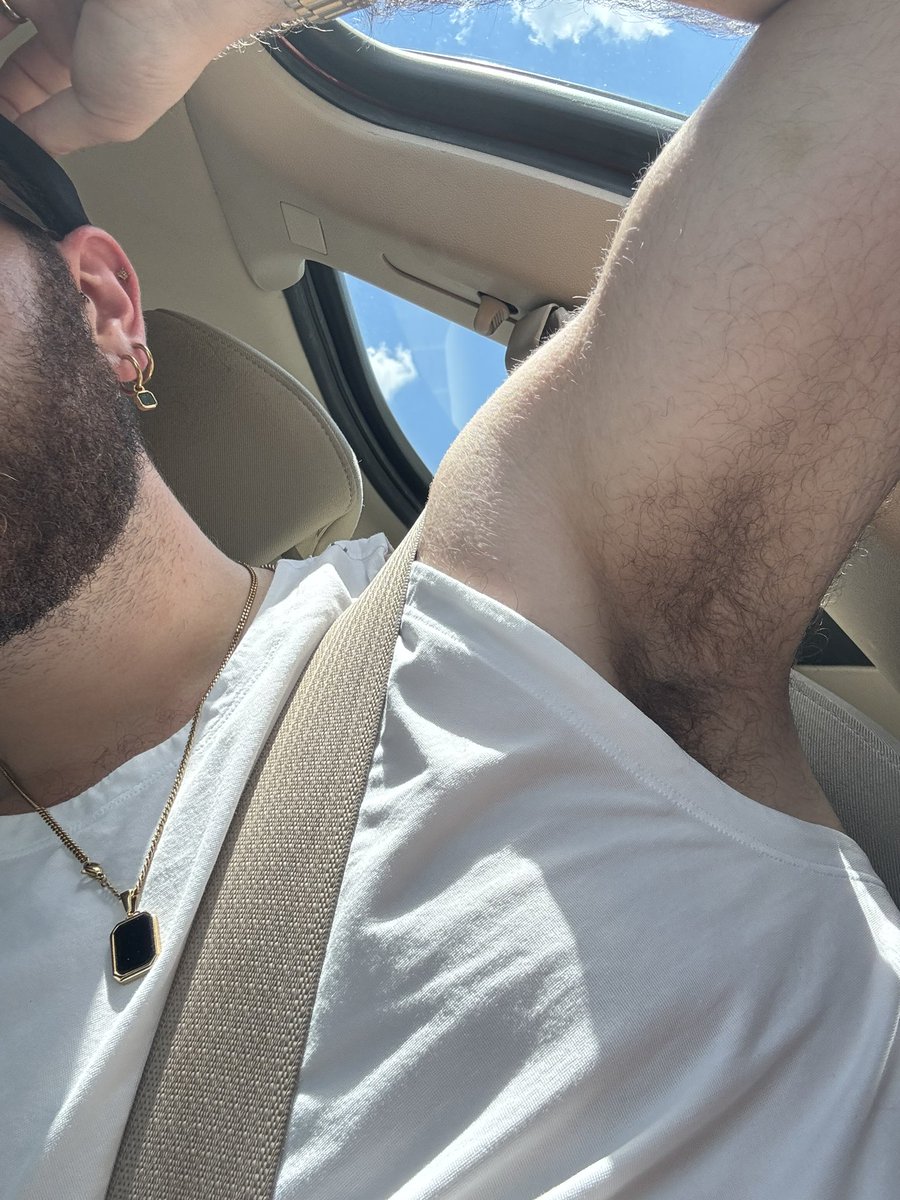 secretstash_3's tweet photo. Went for a hike today, wanna sniff these? 

#sweatypits #muskypits #hairypits #gaypits #hairyarmpits #gayarmpits #lickingpits #sniffem #sweaty #hairy https://t.co/jFBVSm9I5z