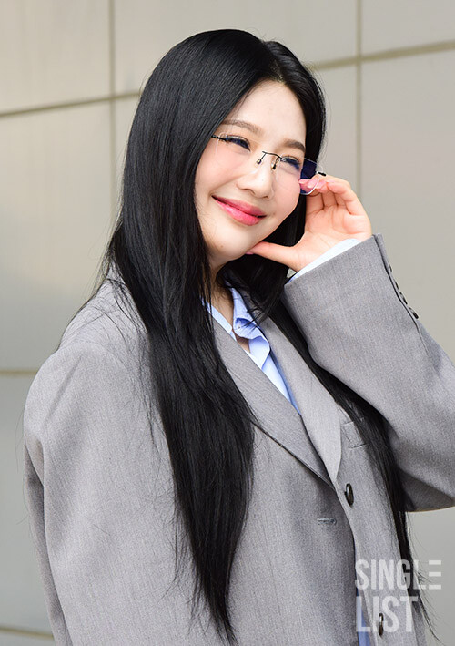 slist2015's tweet photo. 레드벨벳 조이, 내달 18일 첫 미니 'From JOY, with Love' 발매 

#레드벨벳 #조이 #레드벨벳_조이 
#RedVelvet #RedVelvet_조이
#JOY #RedVelvet_JOY
@RVsmtown
#박수영 
#FromJOYwithLove 
⬇️관련기사⬇️
https://t.co/G6TH7dukyd https://t.co/jHXHdOquBX