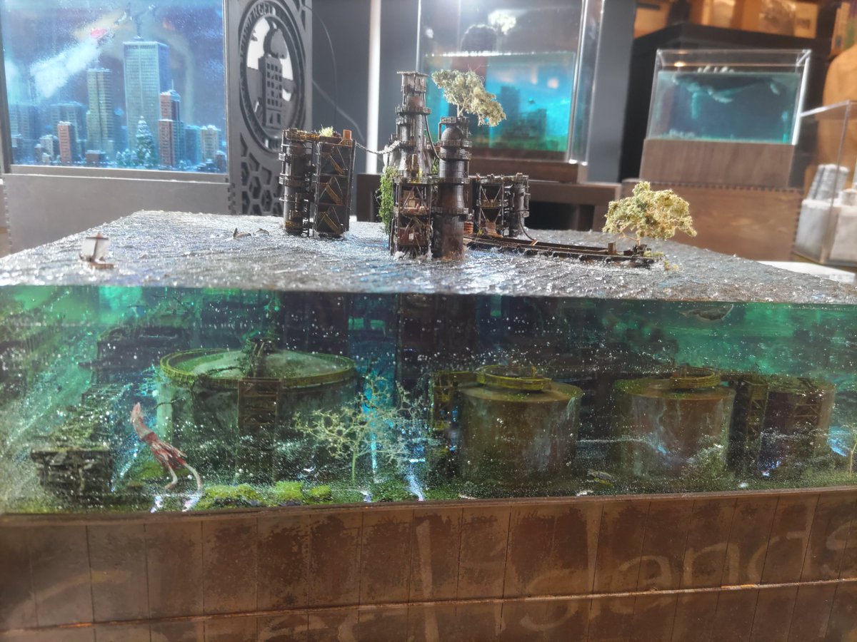 ThreeM1972's tweet image. 東京銀座の GINZA SIX にある銀座蔦屋書店にて「MASAKI 水没ジオラマ展」鑑賞。
水没した街並みが目に涼やかです。
場所がら海外の人も多くて、子供が「あんだ〜うぉ〜た〜」と言いながら興味深そうに覗いてあたのが微笑ましかったです♪