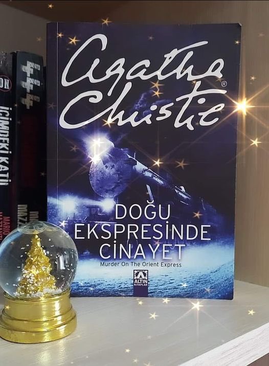 Ben güne Agatha ile başladım. 
Herkese keyifli okumalar.