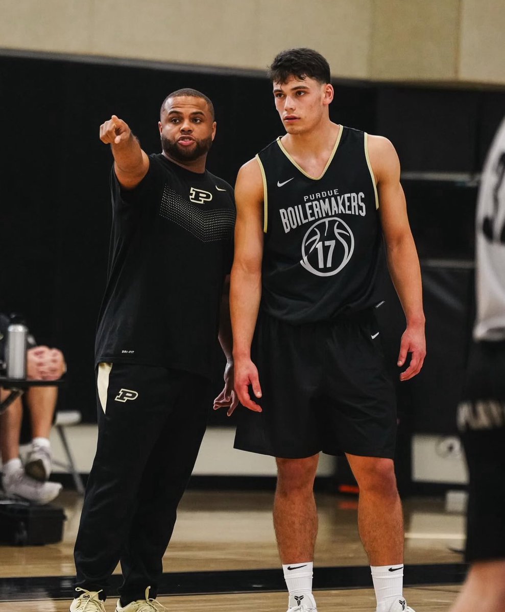 BoilerMuse's tweet image. First look at Omer Mayer in Purdue threads 😮‍💨🔥

AURA🚂