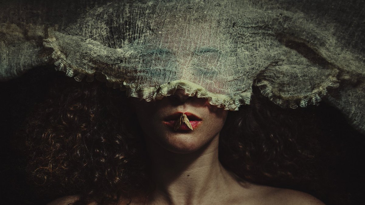 Tech_stratu5's tweet image. Fine art photographer Brooke Shaden transforms ordinary spaces with creativity-her advice? Focus on meaning over perfection, play more, and make art just for you!   digitalcameraworld.com/photography/fi…