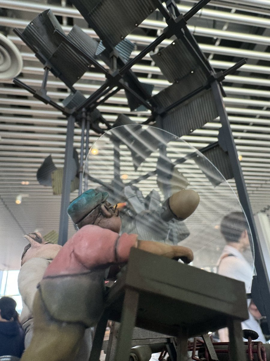 GunplaRefine's tweet image. 拝啓サトーさん、アキラさん🤣
昨日のIBA模でも観覧の皆様にクスッと笑って頂く姿を後ろからコソッと見れて幸せな1日でした。お2人に感謝申し上げます。
カケヒ軍曹、ちくわくんへ🤣
くっちゃべり付き合ってくれてありがとう🤣
観覧、、出展、運営の皆様🙇♂️
時間を共有してくださり感謝申し上げます。