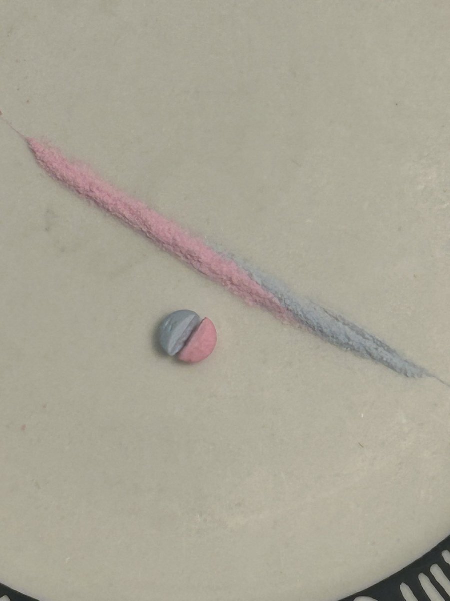 echofrmthadot's tweet image. My pills giving gender reveal💕💙