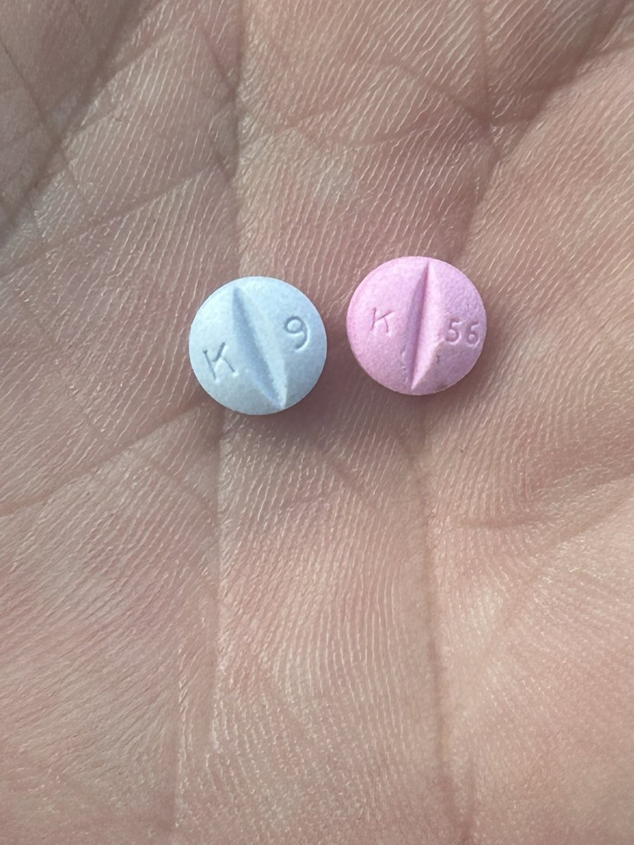 echofrmthadot's tweet image. My pills giving gender reveal💕💙