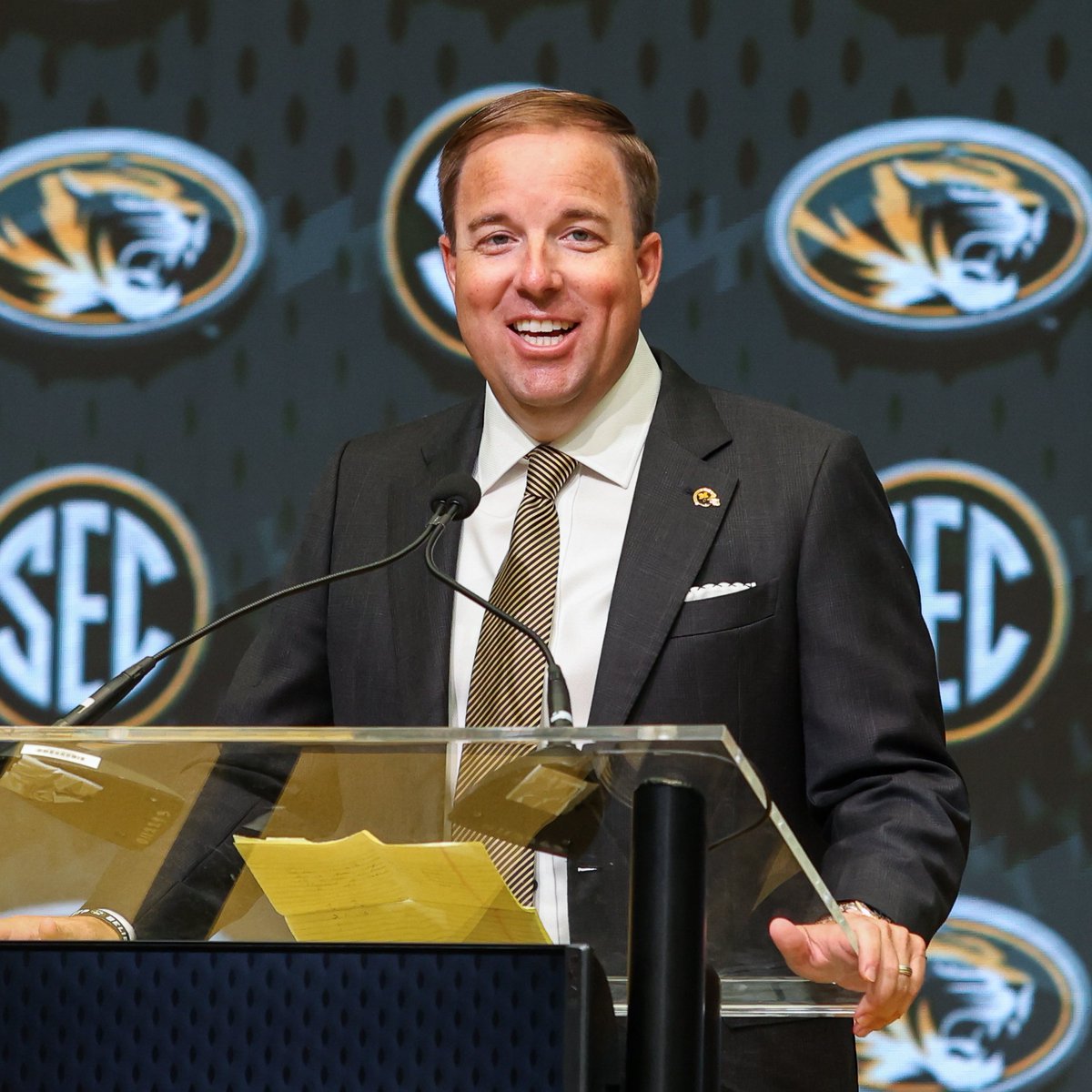 kyle_mcareavy's tweet image. Here&apos;s a look at what Eliah Drinkwitz said and what I think went unsaid when he met with the media Sunday to kick off fall camp.

Read here: on3.com/sites/mizzou-t…