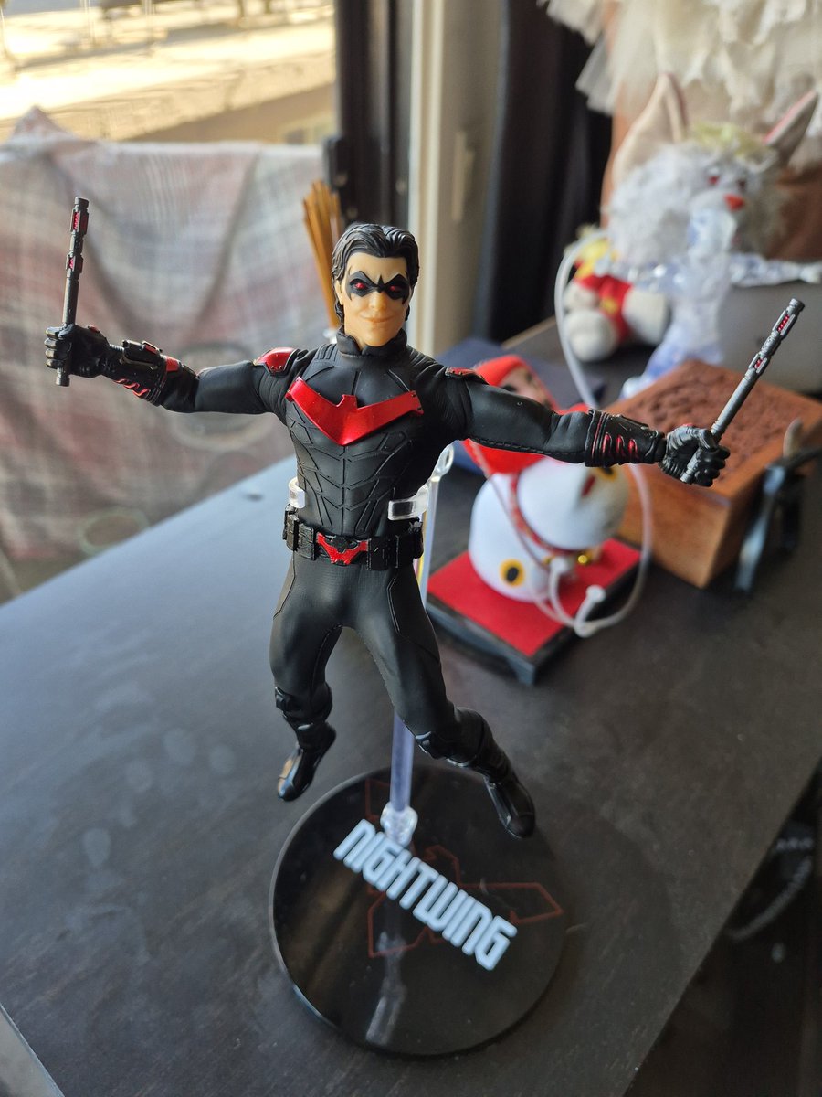DarthCaul's tweet image. My friend picked up this Nightwing figure for me at SDCC, thank you brother for this amazing gift. #DickGrayson #FlyingGraysons #Batman 🦇 #Robin