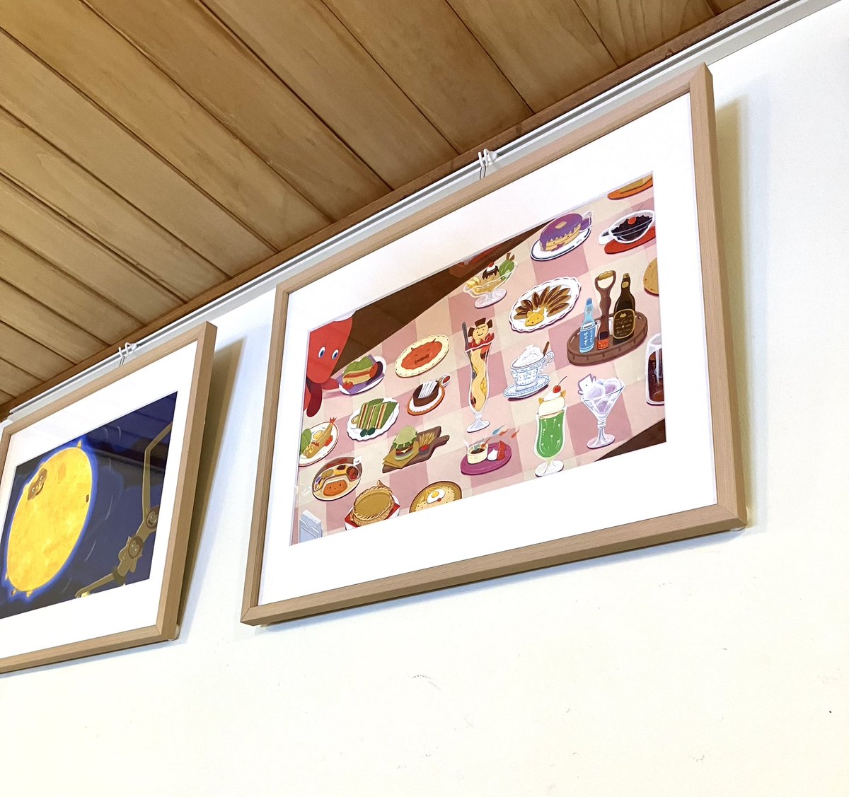 mucchiscafe's tweet image. \\11:00-19:00 残り2日//
長谷川あかり『ようかいのもり ぺろりレストラン』絵本出版記念原画展 

🍴長谷川さんお気に入りの一場面🍴
たくさんのぺろりレストランのメニューが一堂に😋どれも食べてみたいメニューばかり♪「(またたびいり)メロメロソーダ」がお気に入りメニューだそう!