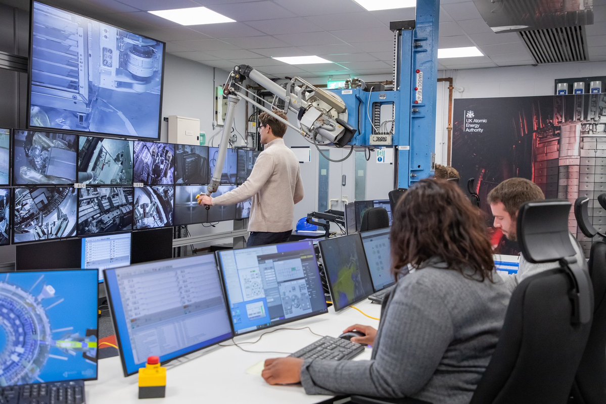 NTUsg's tweet image. In partnership with #NTUsg, the UK Atomic Energy Authority (@UKAEAofficial) has launched the FOSTER International Fellowship Programme to strengthen global collaboration in fusion research and talent development. Fellows will be recruited in complementary pairs, working on shared…
