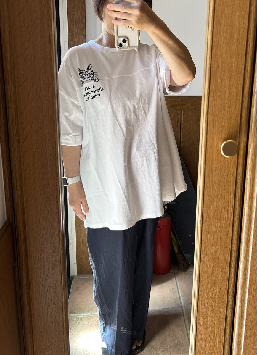 mimikamama's tweet image. 猫様のTシャツ、
可愛すぎる🐱💖

@siro_25