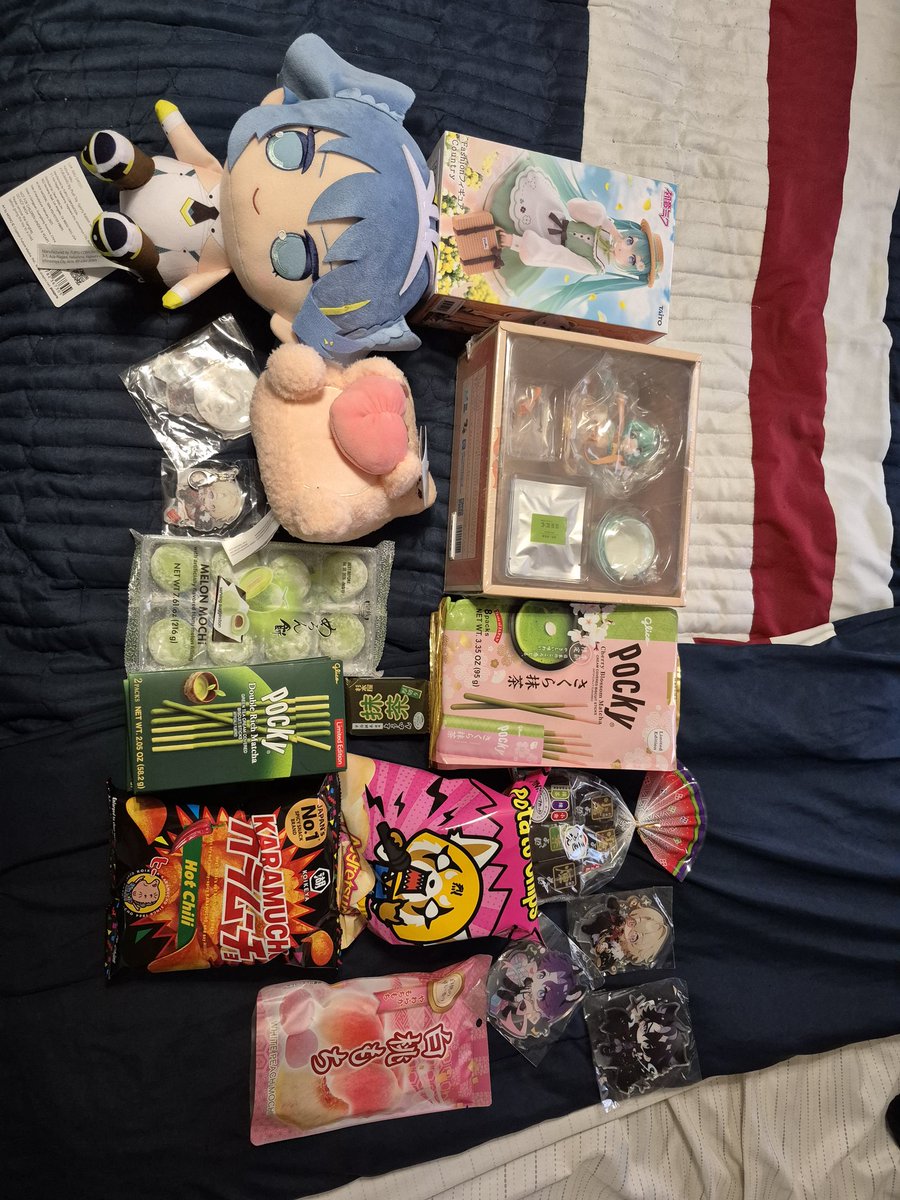 seabreezelament's tweet image. Sol.⠀
My haul from hanging out with bestie