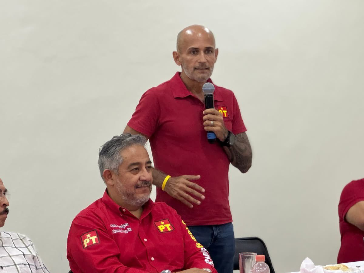 Hugo_Alday's tweet image. Un gusto coincidir en Playa del Carmen con representantes de la base trabajadora de todo Quintana Roo.
Cada encuentro nos recuerda que la verdadera fuerza del Partido del Trabajo está en su gente: en las y los trabajadores que son el alma de nuestra sociedad.
Nuestro partido se…