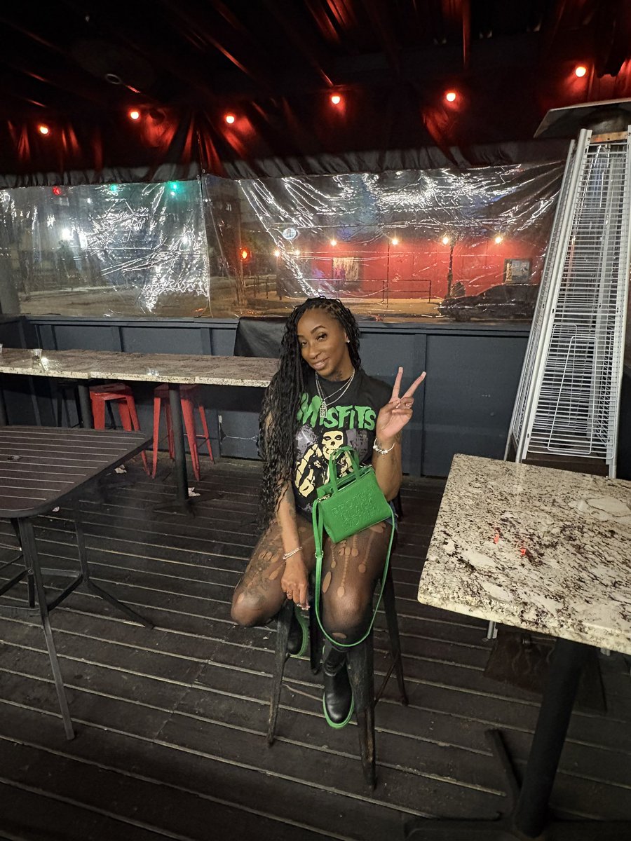 Pinkyybeeee's tweet image. A dump nobody asked for 💚