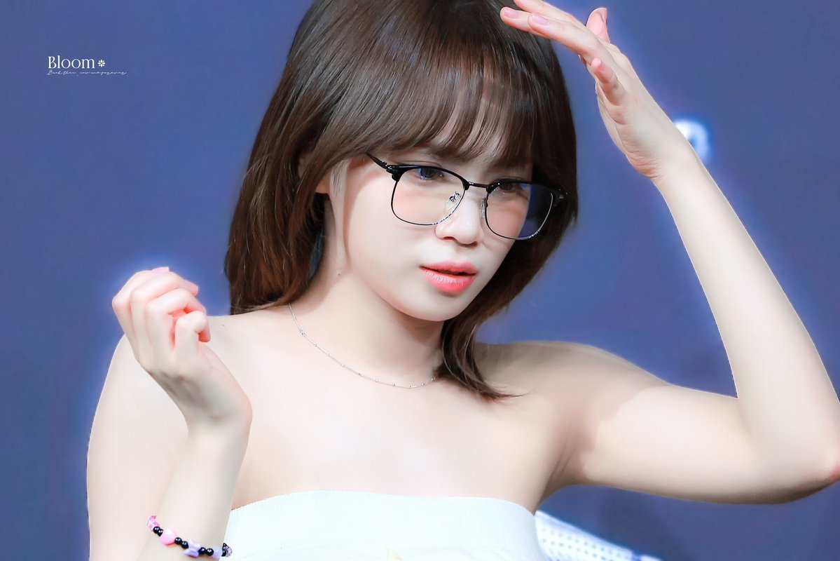 chaewon archive 🐯 (@archivedkcw) on Twitter photo 