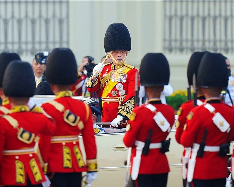 Shi_147's tweet image. พระราชาของฉัน👑
ฉันรักและเทิดทูน​สุดหัวใจ​💛
ขอพระองค์​ทรงพระเกษม​สำราญ​🥰
ทรงพระ​เจริญ​ยิ่ง​ยืนนาน​ตราบนานเท่านาน🤴

ด้วย​เกล้า​ด้วย​กระหม่อม​ขอเดชะ​
#เรารักสถาบันพระมหากษัตริย์