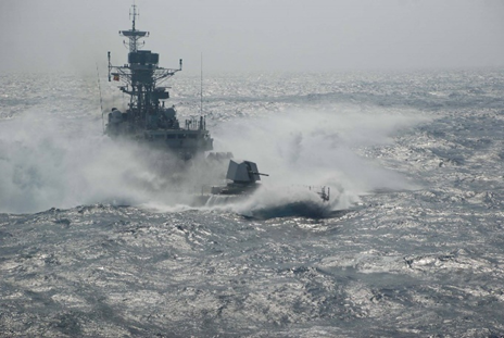 IN_EasternFleet's tweet image. Know no fear, only purpose.
Over oceans, under stars — we sail.
Remember, the tide bows to grit.
Aboard the Navy, legends are made.
As our sailors brave the deep with unwavering resolve, let us too face this week with determination. Whether you’re in a classroom, office,…